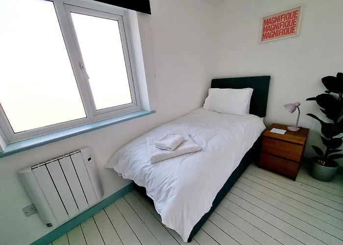 Visit Seaford Apartment - 4 Bedrooms